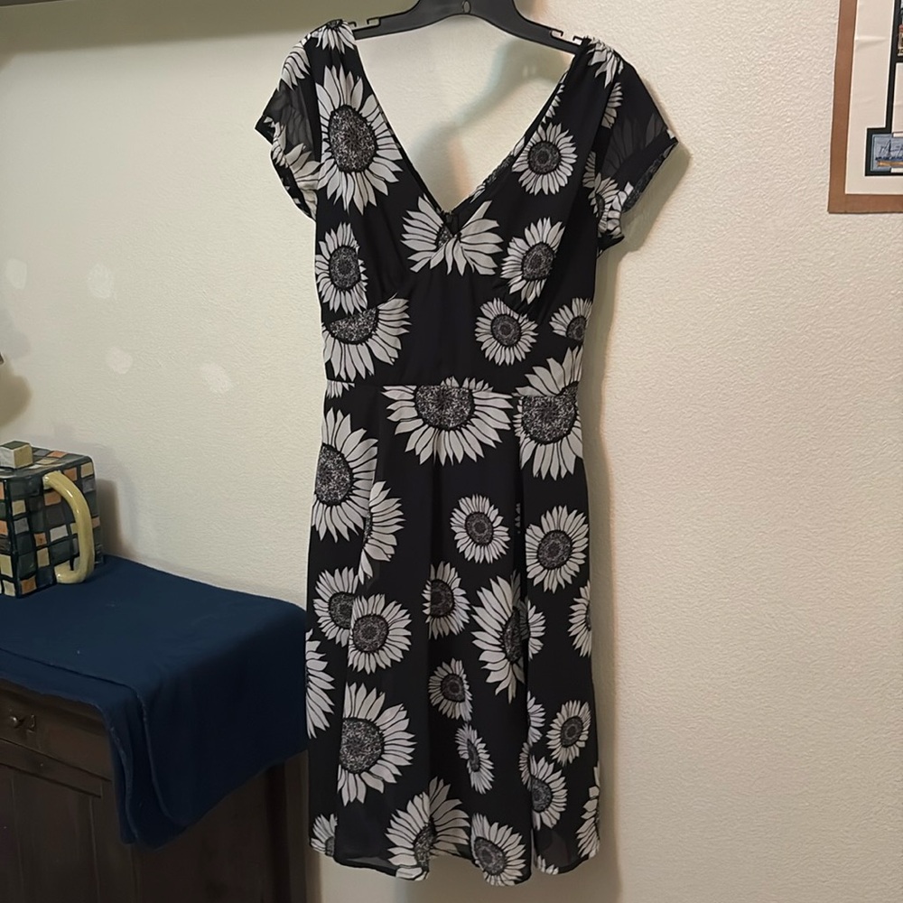 EShakti women’s dress Sz 10 Black & White sunflowers 🌻 pockets, smocked waist